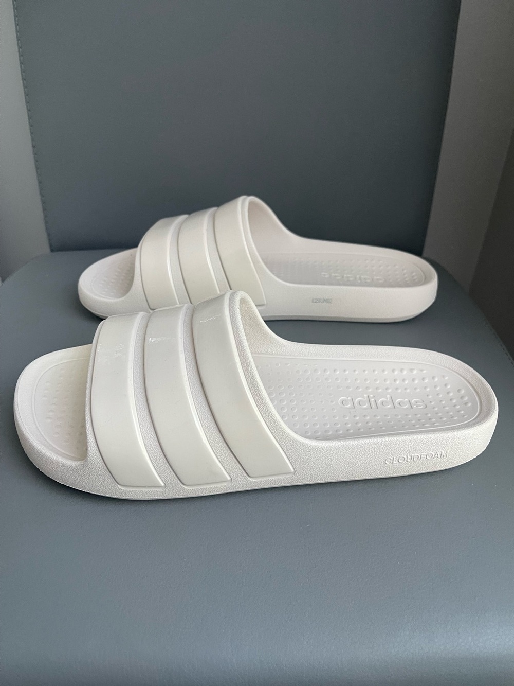 Adidas Adilette Flow Slides Beige Men’s Size 9 Women’s Size 10